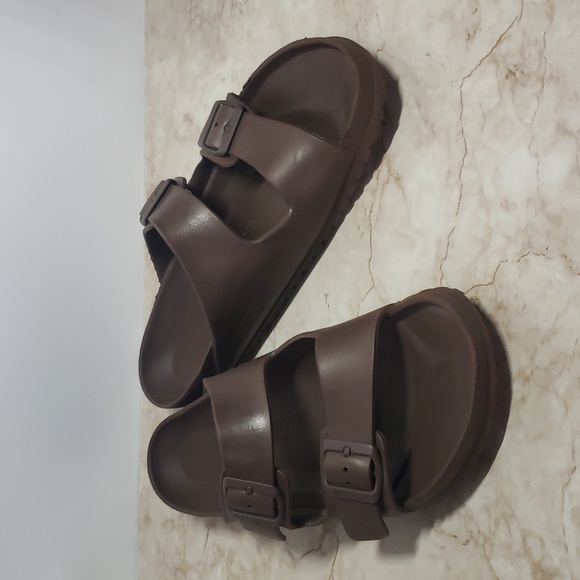 Birkenstock Men's Brown Rubber Sandals Size 11 - Picture 1 of 5